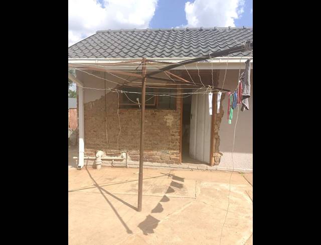 3 BEDROOM HOUSE FOR SALE IN WITPOORTJIE